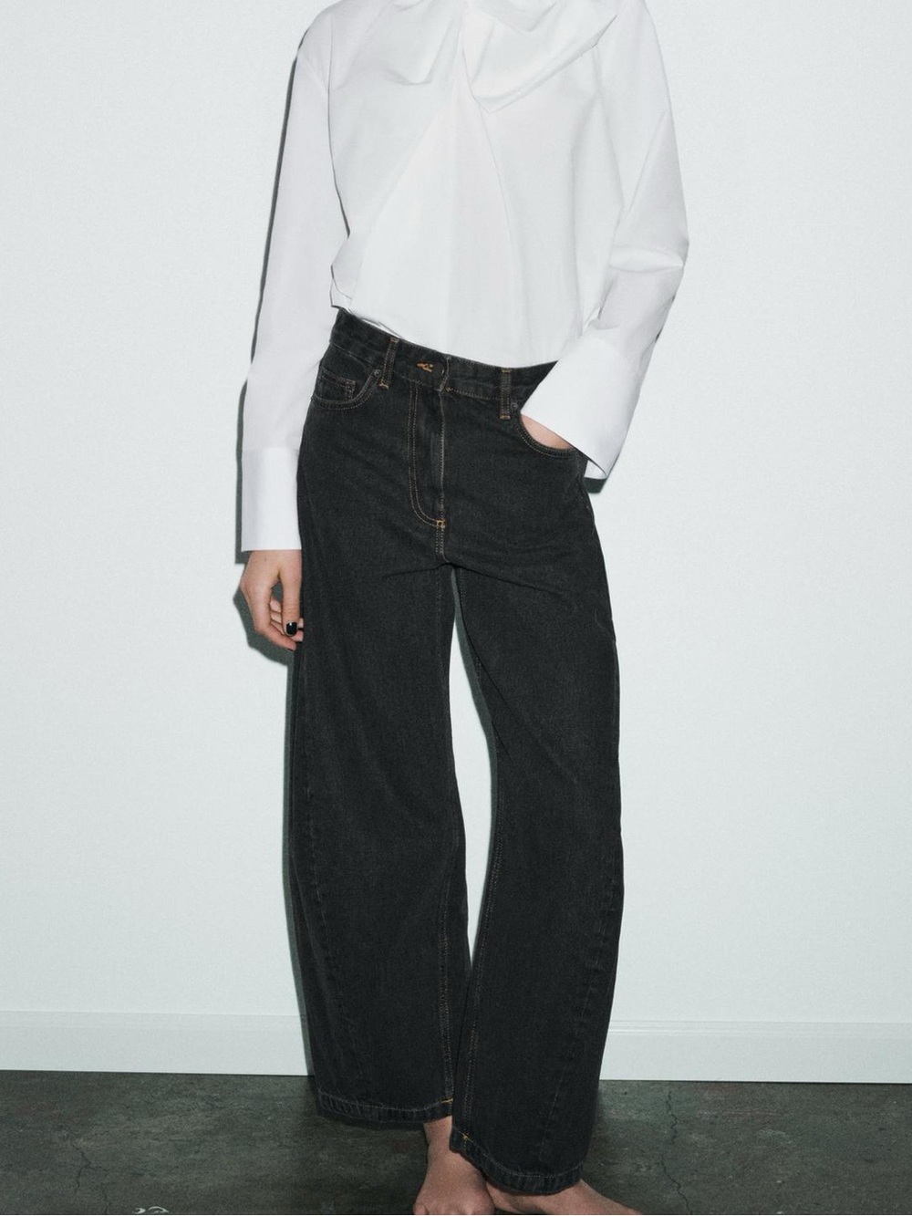 Zara Dark Denim Mid Rise Balloon Jeans